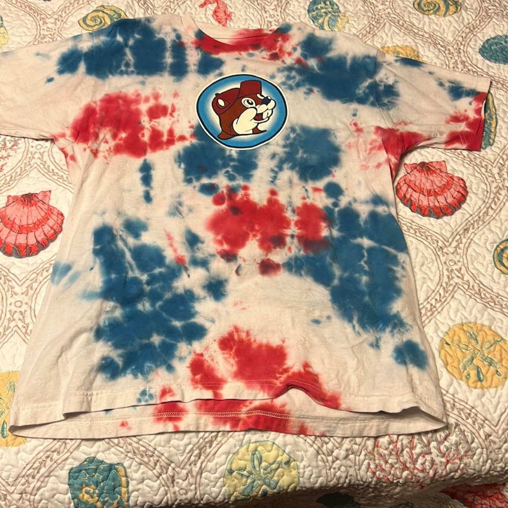 Bucees firework shirt size large